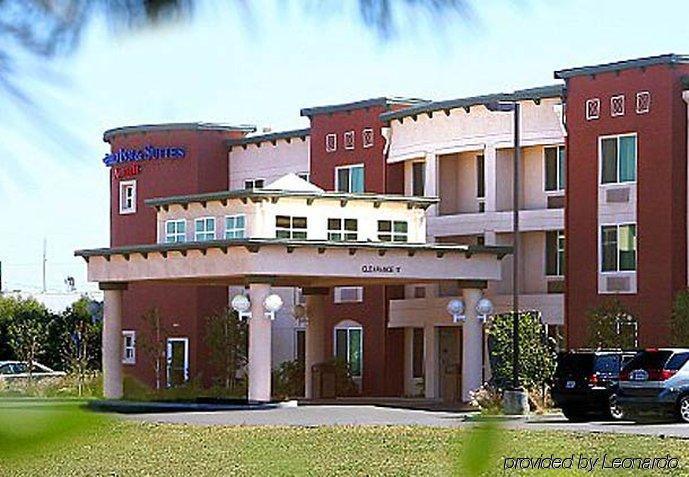 Fairfield Inn & Suites Oakland Hayward Exterior photo